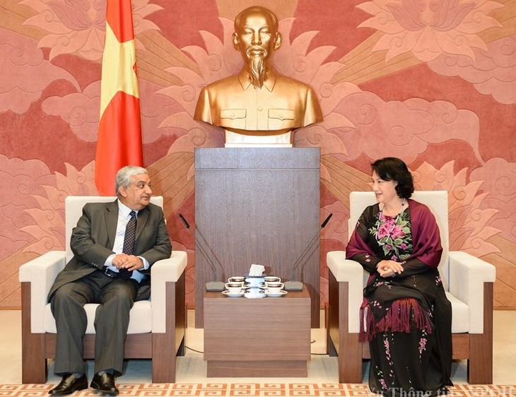 NA Vice Chairwoman welcomes Nepalese Auditor General - ảnh 1